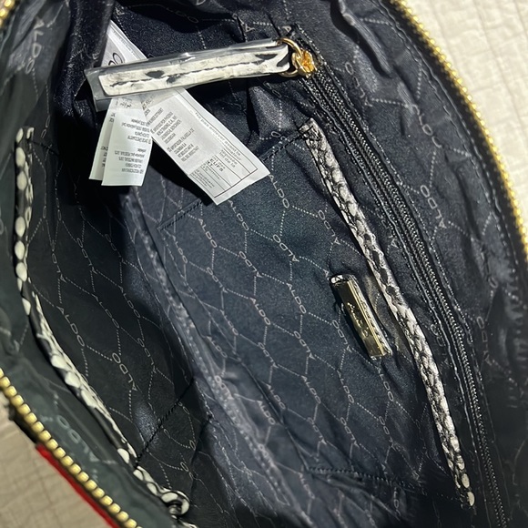 ALDO clutch used once. Absolutely no signs of wear in pristine condition. - Picture 5 of 5